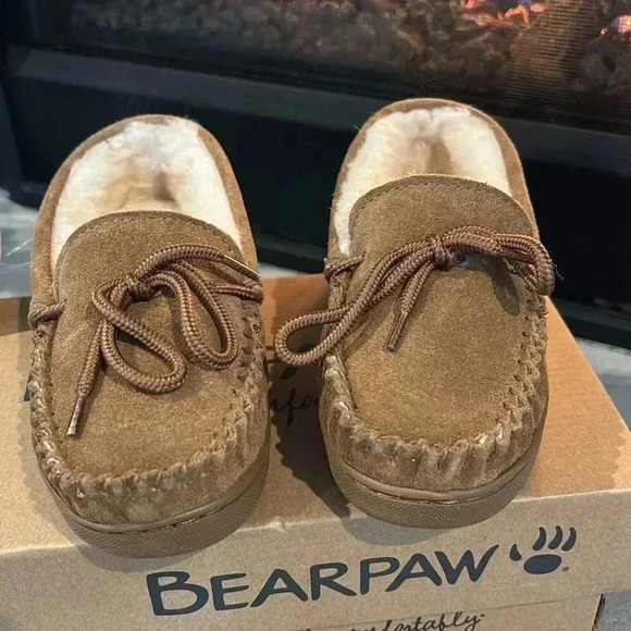 BEARPAW Moc II Youth, suede upper, sheepskin lined, rubber outsole slippers - Picture 2 of 9